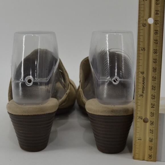 Clarks Size 8 Womens Tan Beige Leather Slip On Sandals Mules - Picture 5 of 13